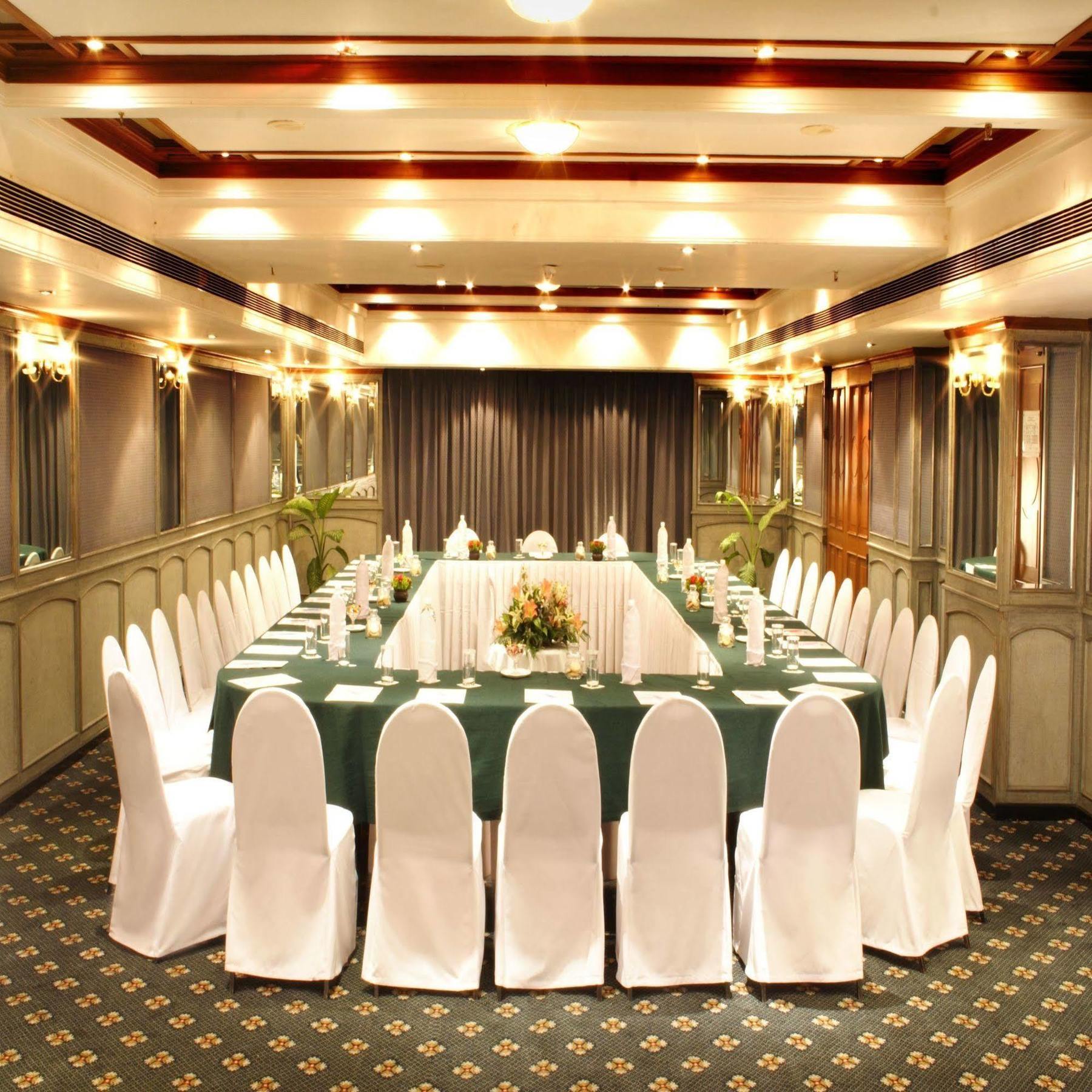 Aditya Park-A Sarovar Portico Hotel Hajdarábád Exteriér fotografie